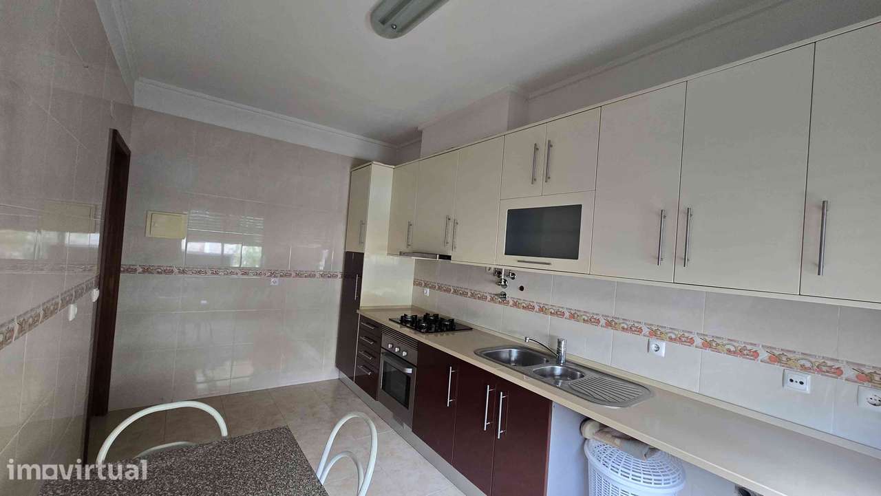T3 com 2 casas de banho em Corroios R/chão - Grande imagem: 3/21