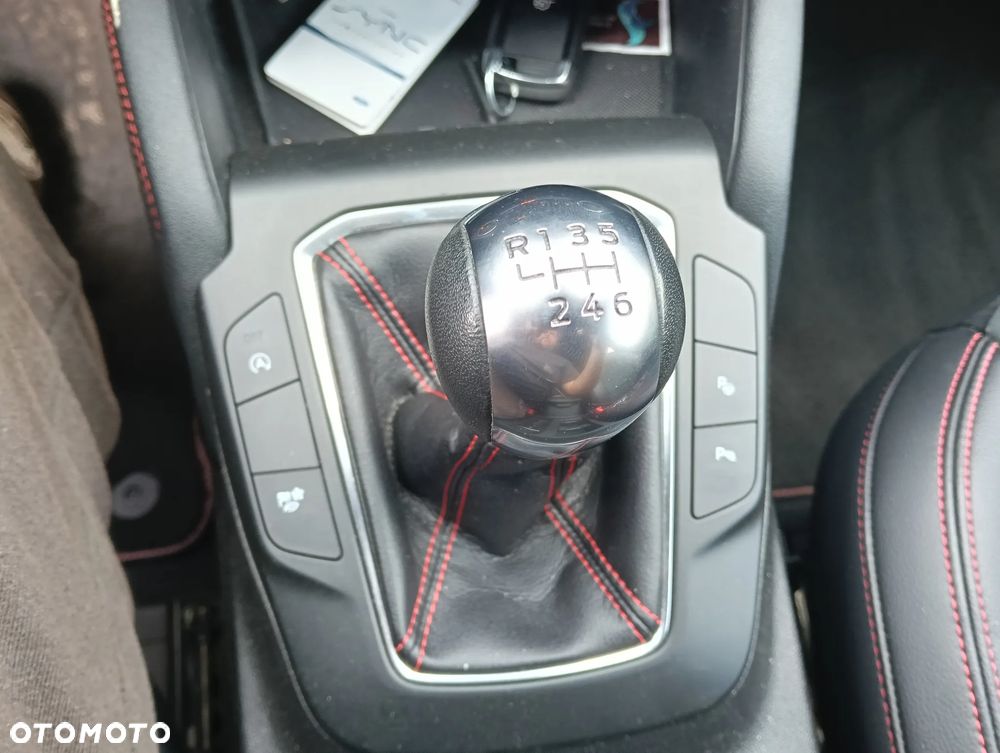Ford Kuga 1.5 EcoBoost FWD ST-Line - 24