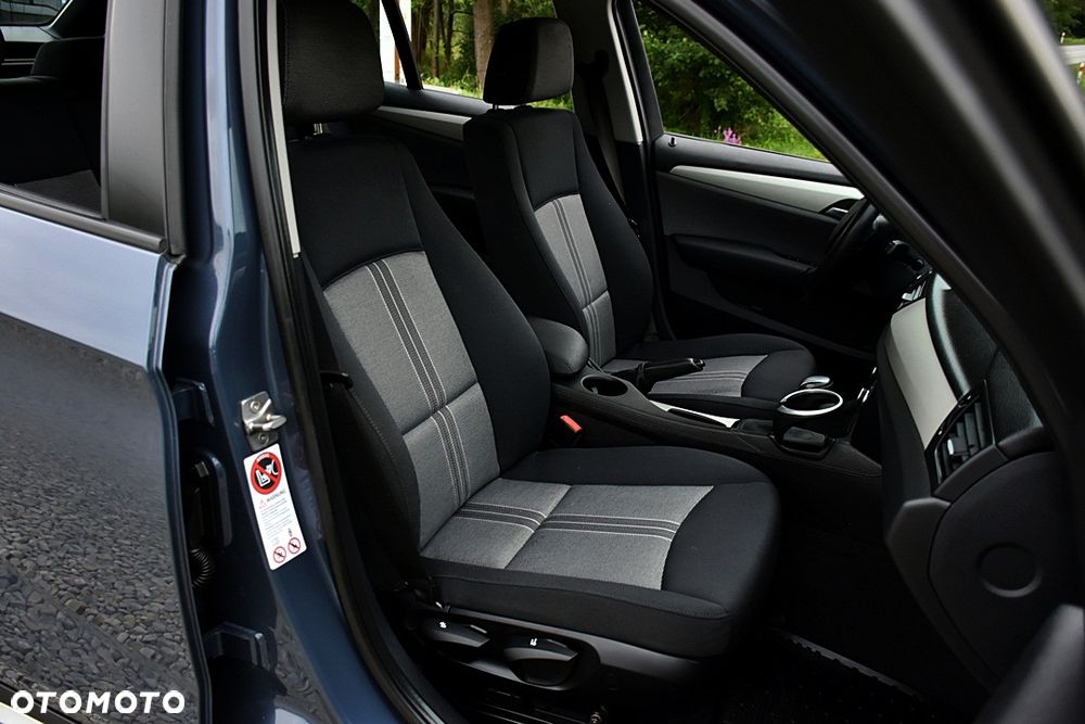 BMW X1 sDrive18d xLine - 31