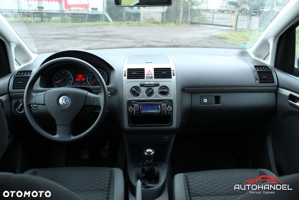 Volkswagen Touran - 9