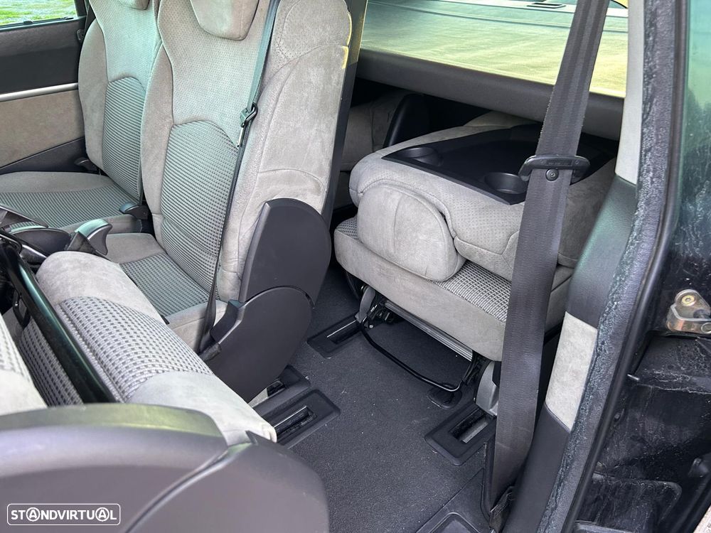 Peugeot 807 2.2 HDi Navteq - 13