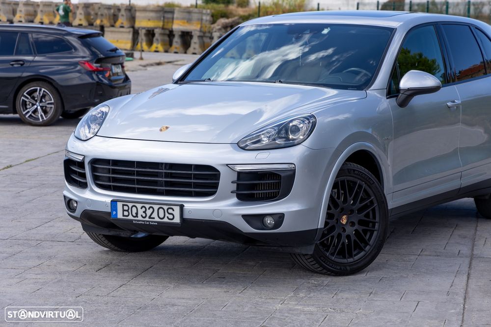 Porsche Cayenne Platinum Edition - 2