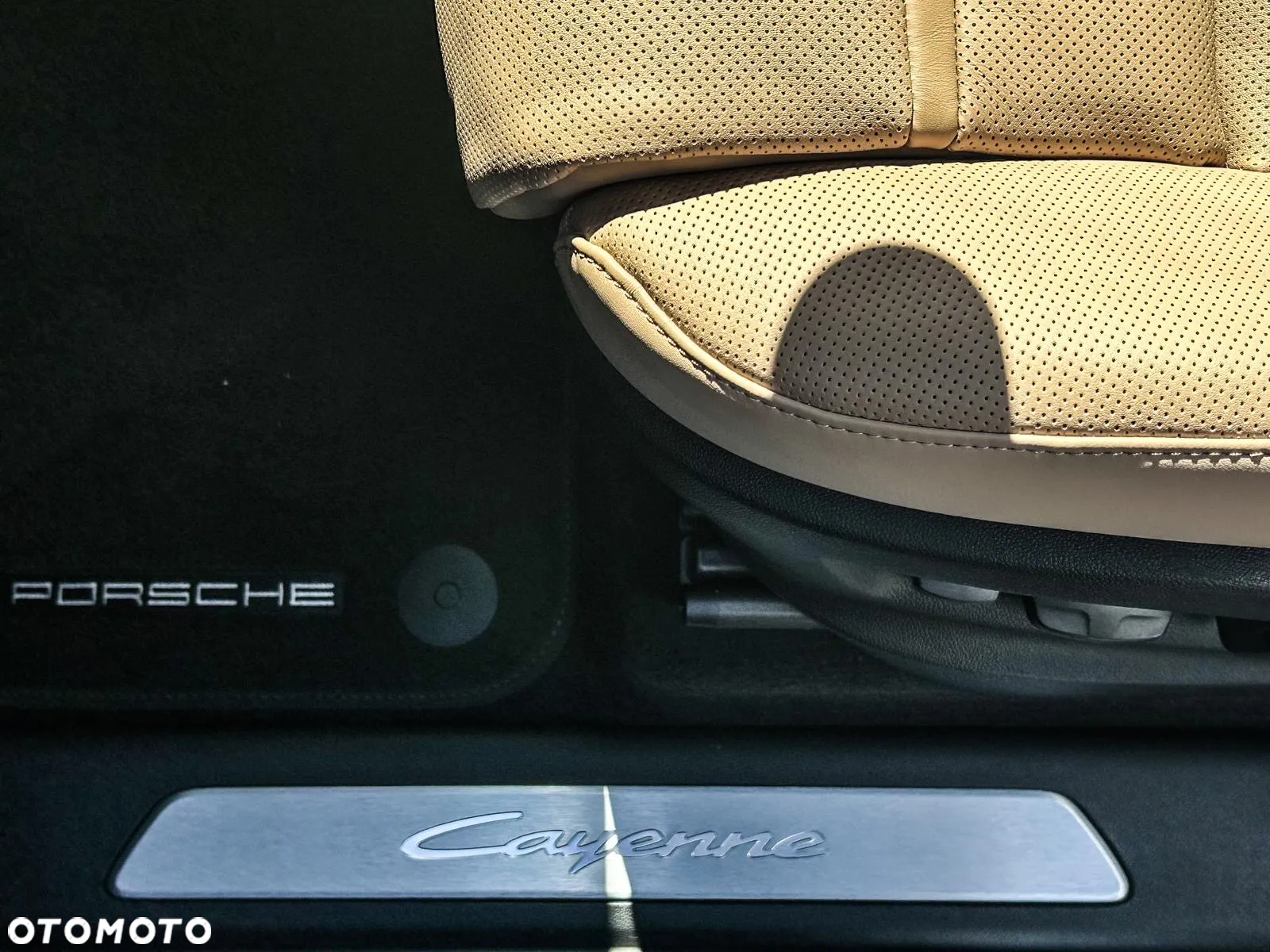 Porsche Cayenne - 14
