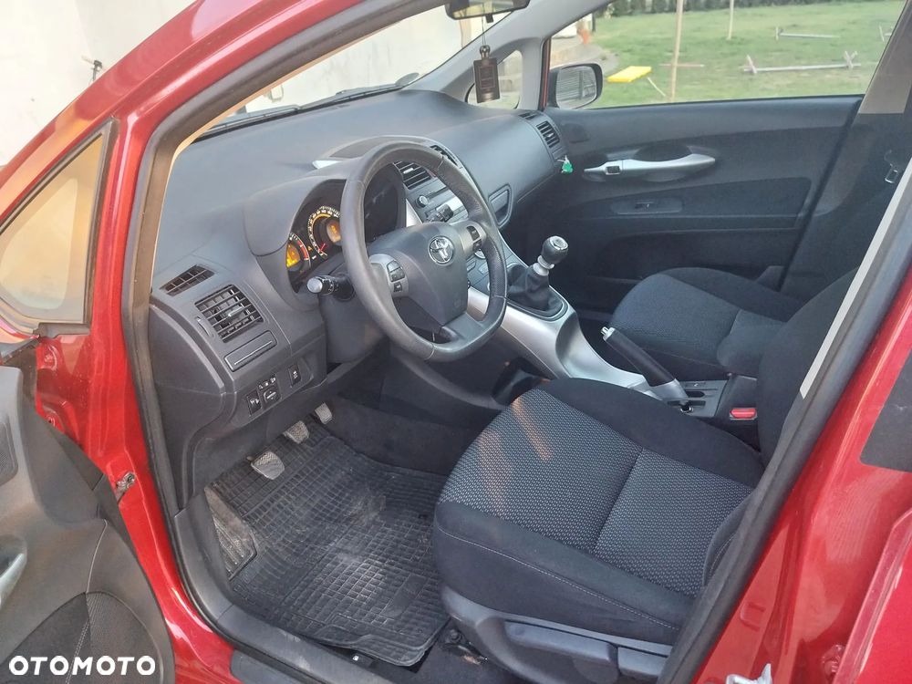 Toyota Auris 1.6 Sol - 11