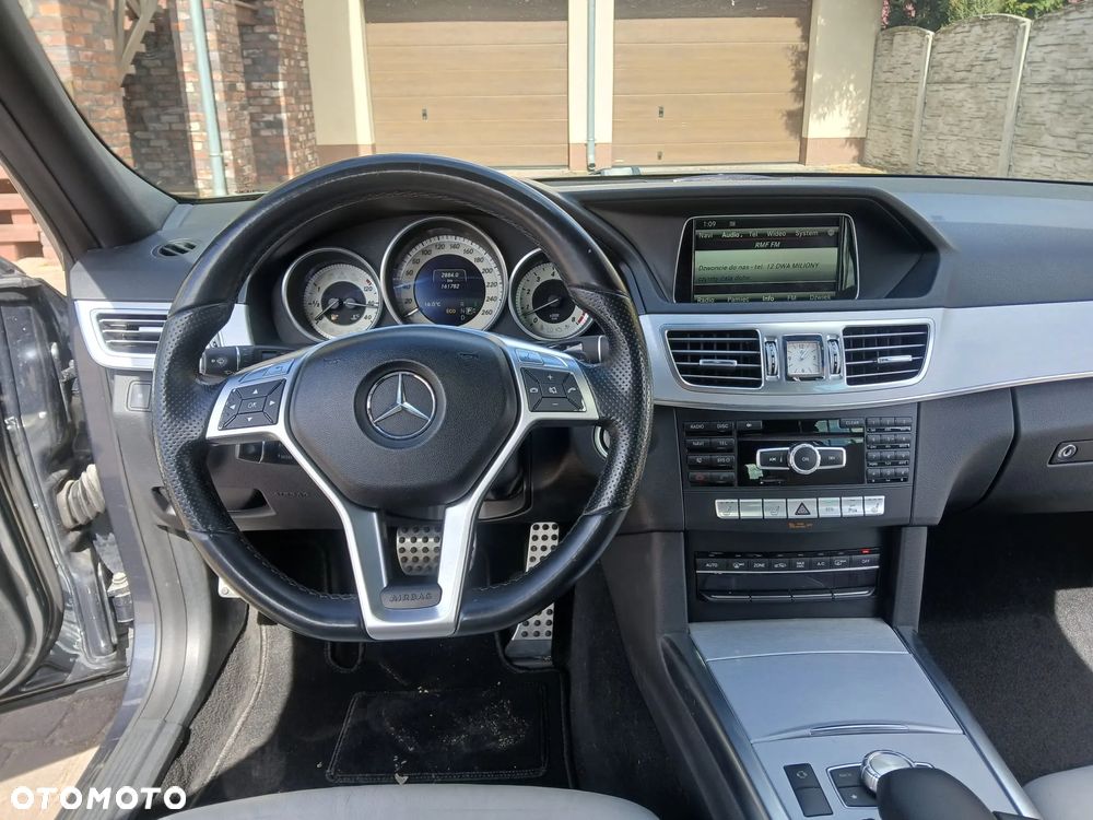 Mercedes-Benz Klasa E 350 4Matic 7G-TRONIC Elegance - 23