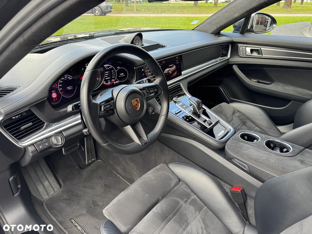 Porsche Panamera GTS - 17