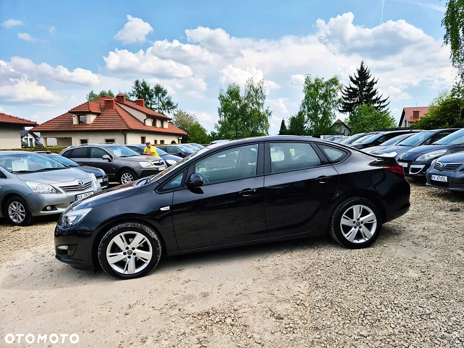 Opel Astra IV 1.4 T Business EU6 - 25