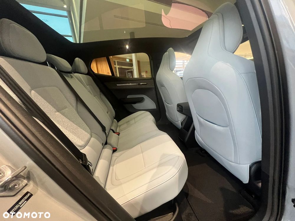 Volvo EX30 Twin Motor Performance AWD Black Edition Ultra - 4