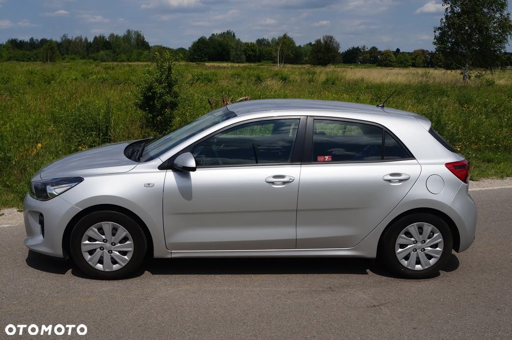 Kia Rio 1.2 L - 8