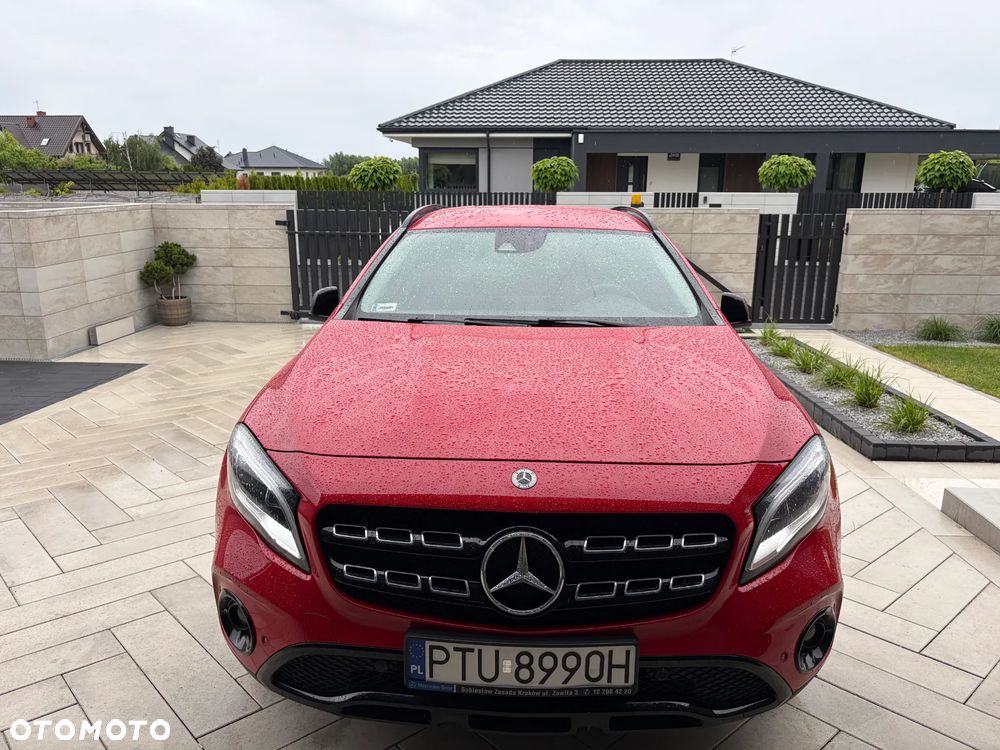 Mercedes-Benz GLA 180 d 7G-DCT - 4