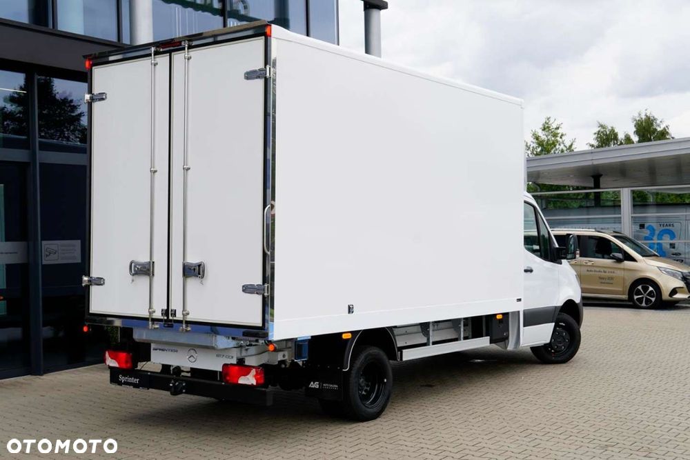 Mercedes-Benz Sprinter - 8