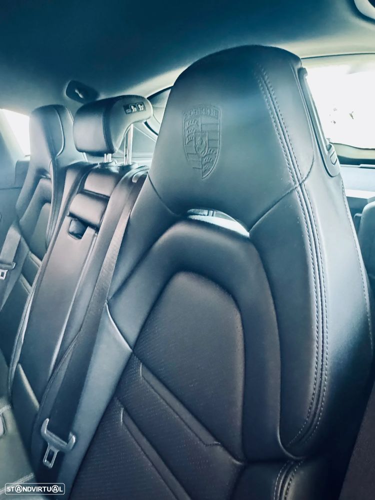 Porsche Panamera Sport Turismo - 24