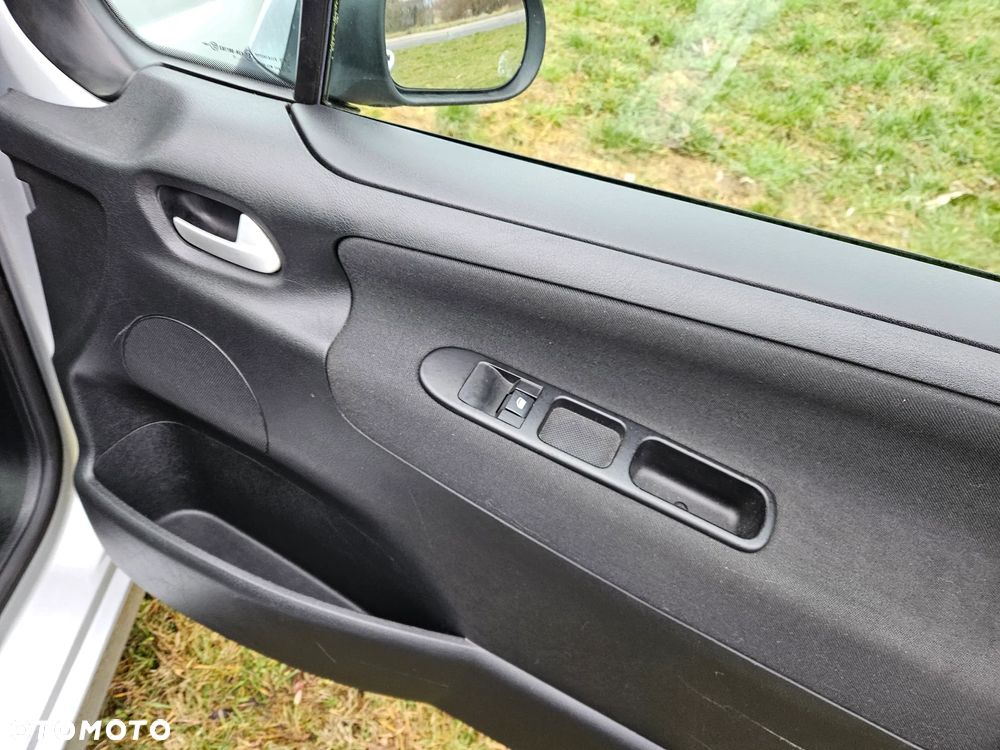 Peugeot 207 1.4 16V Trendy - 11