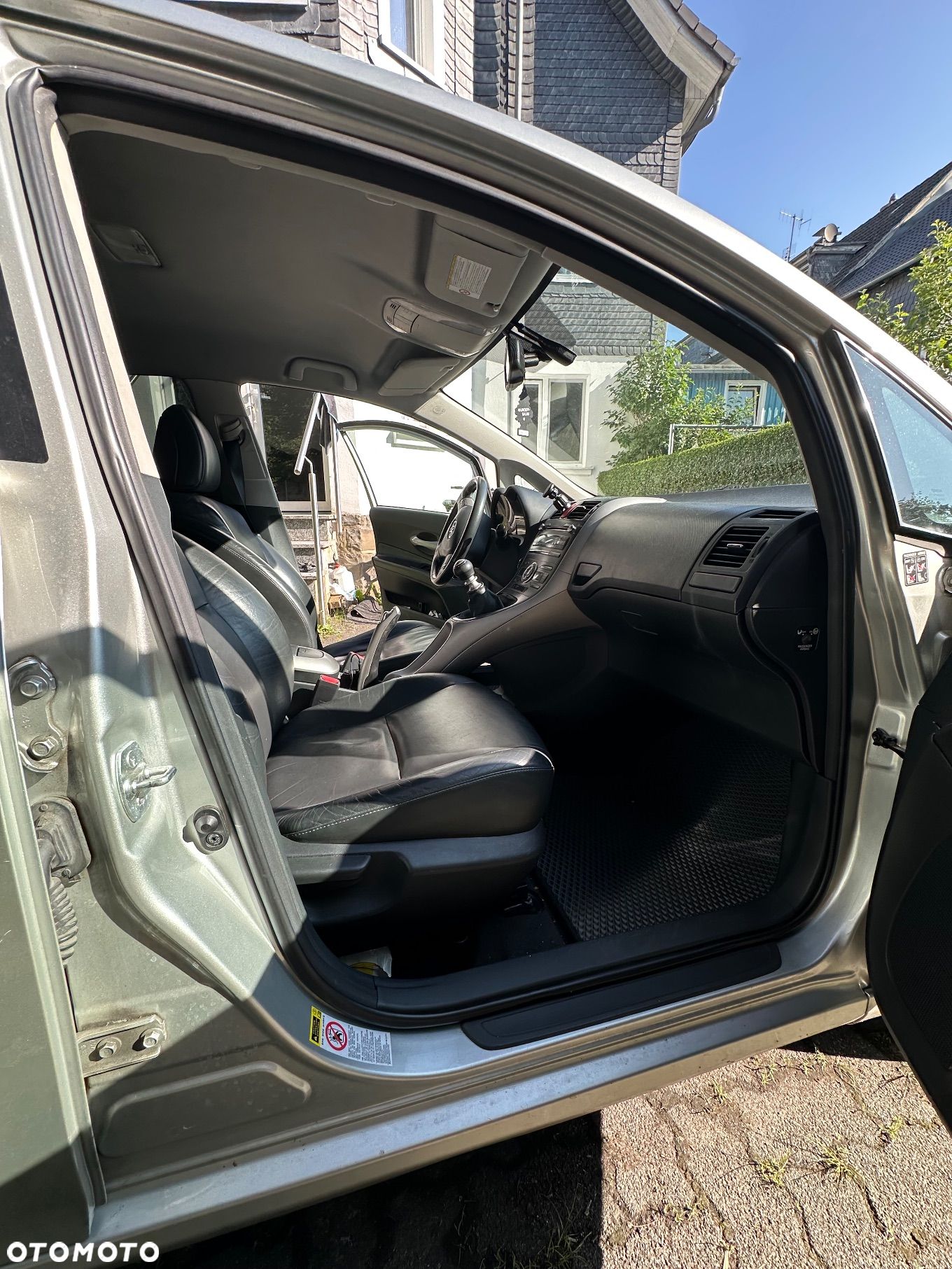 Toyota Auris 2.2 D-4D X + Exclusive - 1