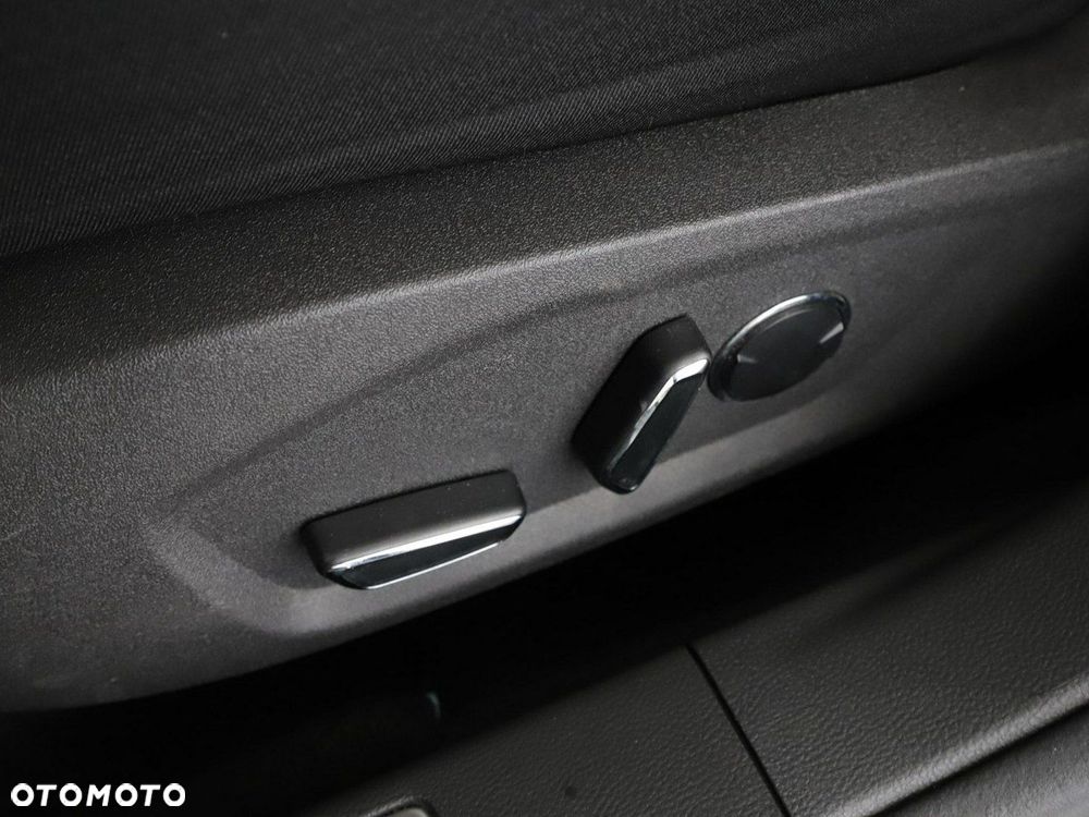 Ford Mondeo 2.0 EcoBlue Titanium - 41