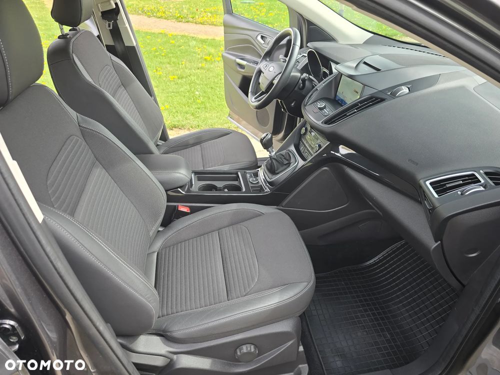 Ford Kuga 2.0 TDCi 4x4 Titanium - 28
