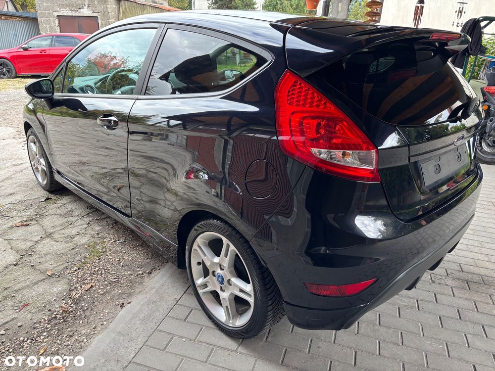 Ford Fiesta 2010 photo 4