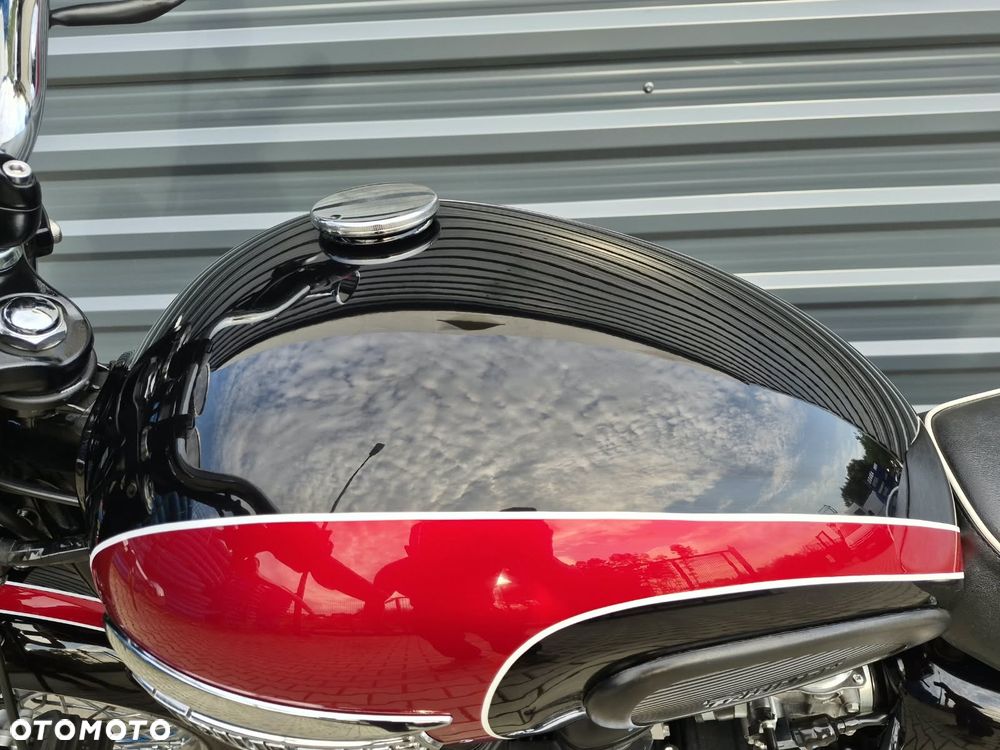 Triumph Bonneville - 17