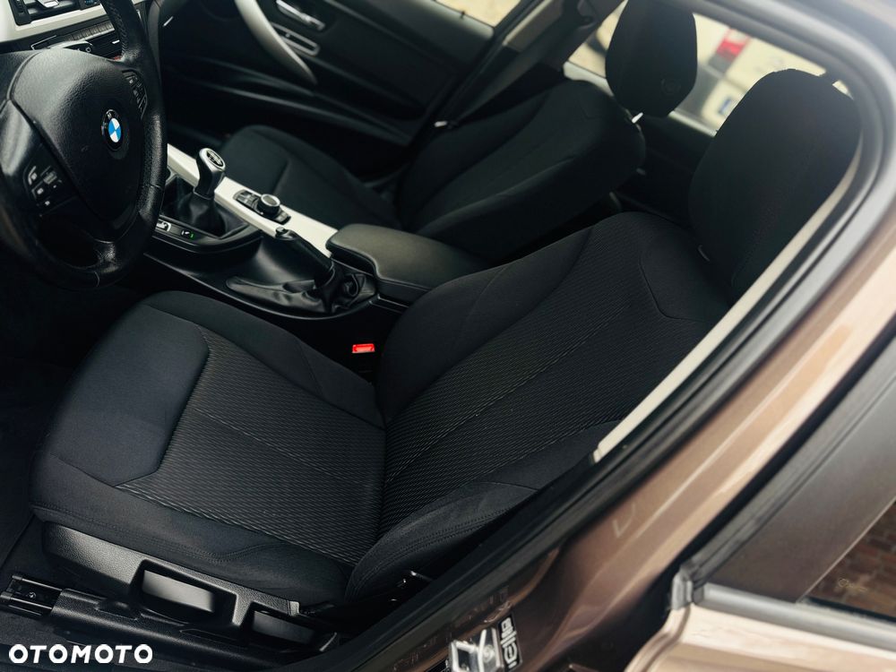 BMW Seria 3 318d DPF - 16