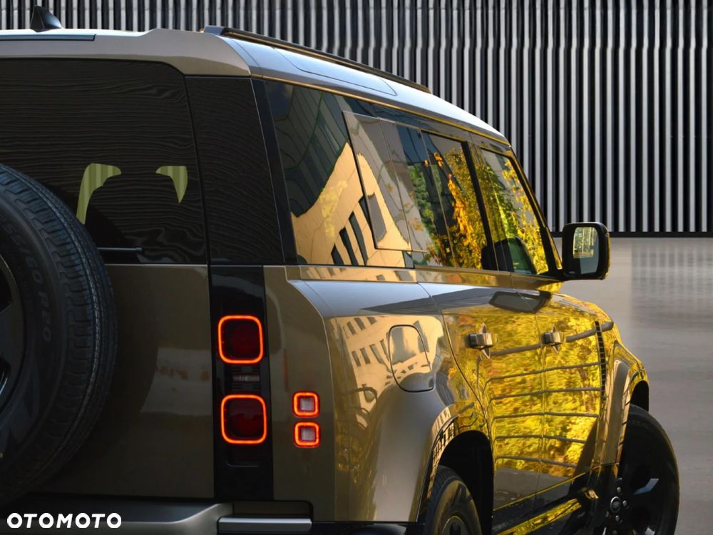 Land Rover Defender - 12