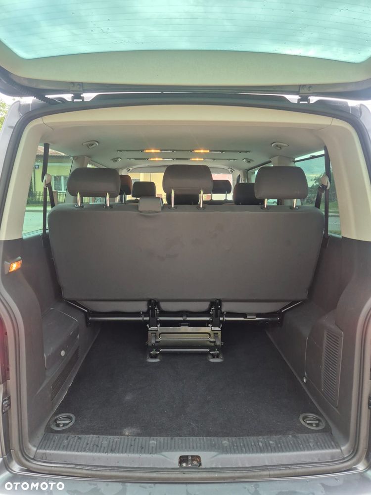 Volkswagen Caravelle - 9