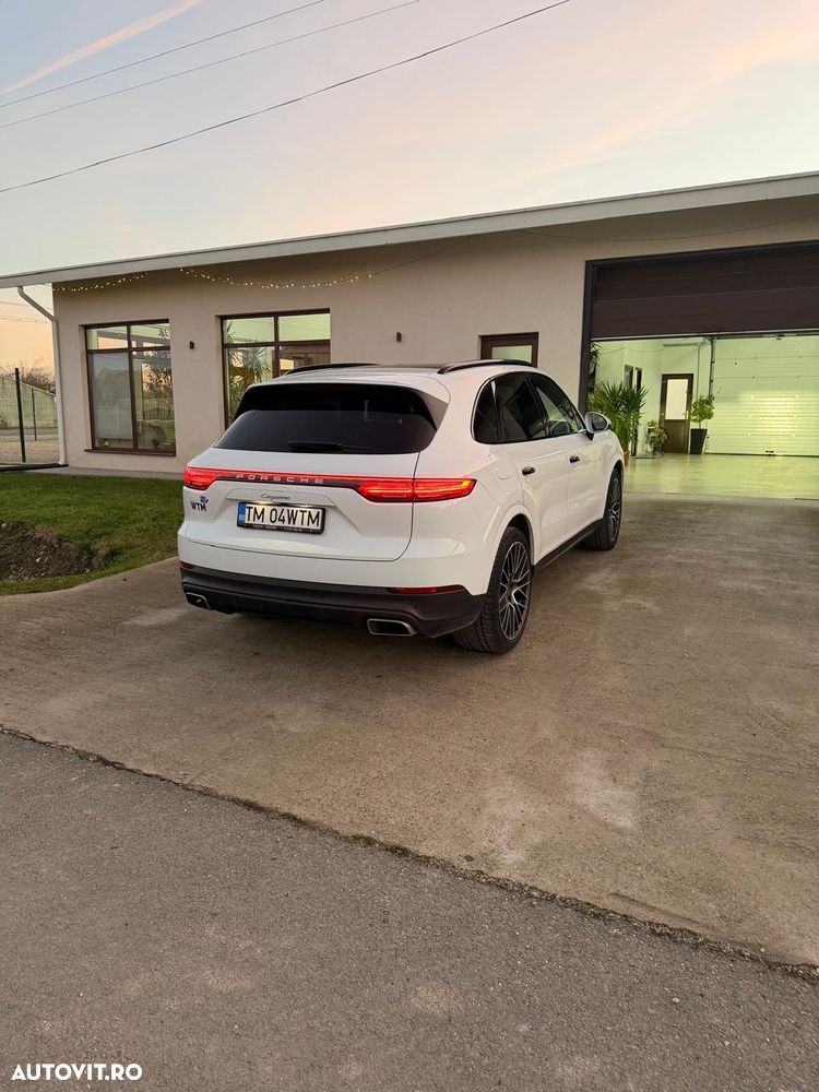 Porsche Cayenne Standard - 4