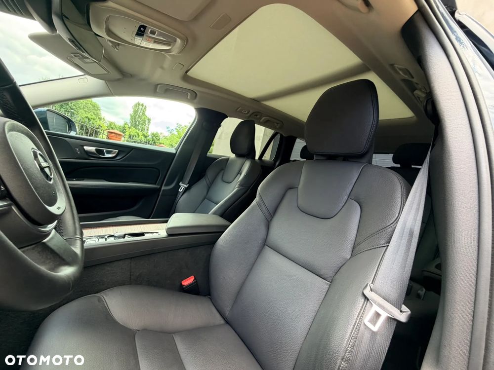 Volvo V60 Cross Country B5 B AWD Plus - 18