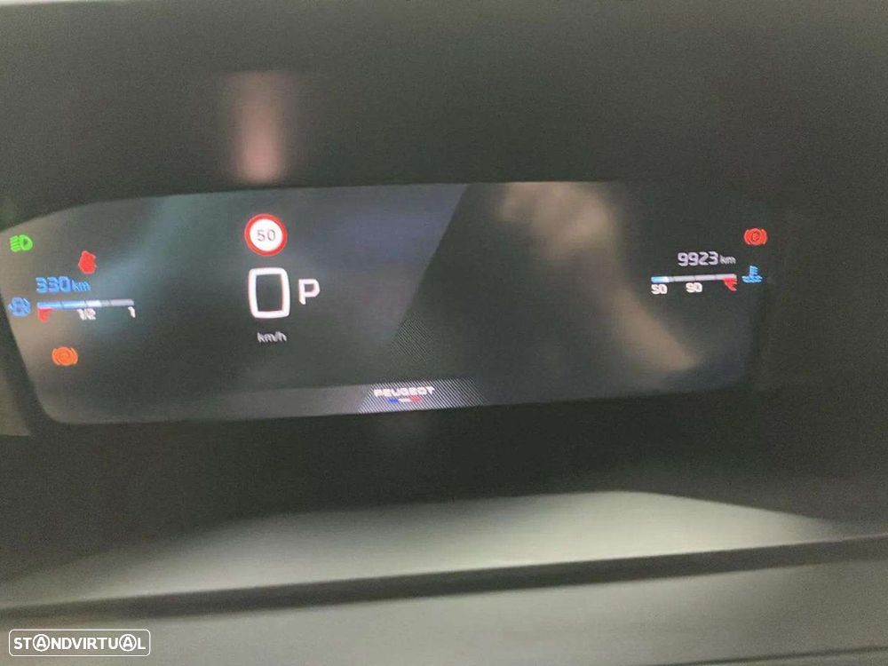 Peugeot 2008 1.2 PureTech Allure EAT8 - 12