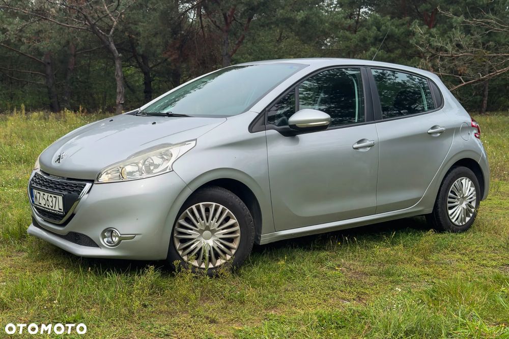 Peugeot 208 1.2 PureTech Allure - 12