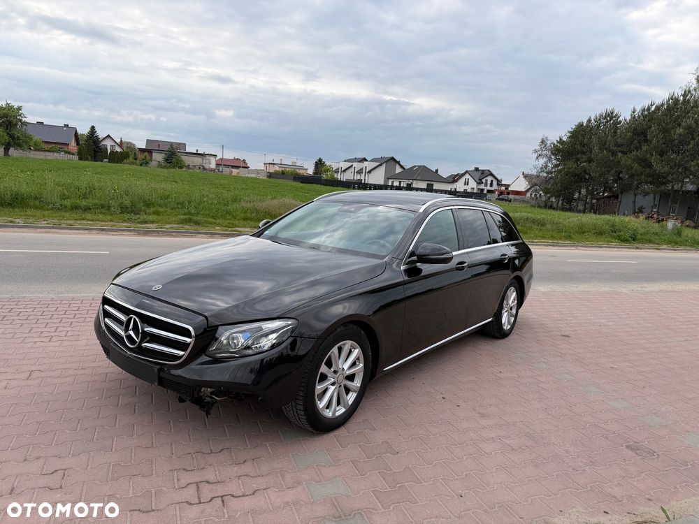 Mercedes-Benz Klasa E 220 d 4Matic 9G-TRONIC Avantgarde - 1