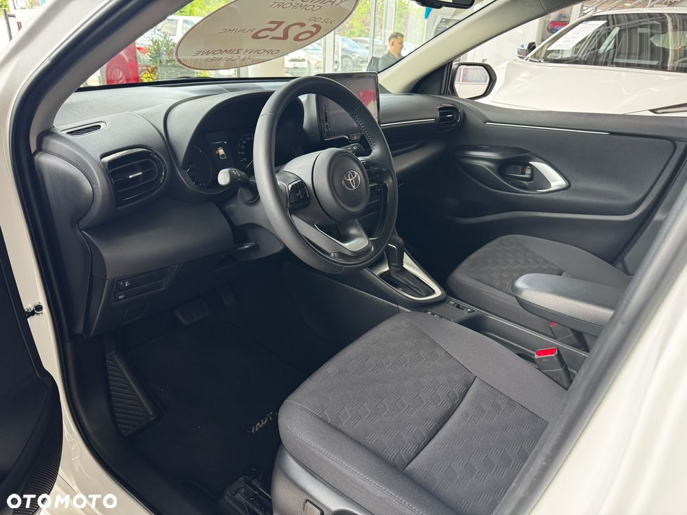 Toyota Yaris ver-hybrid-1-5-comfort - 6