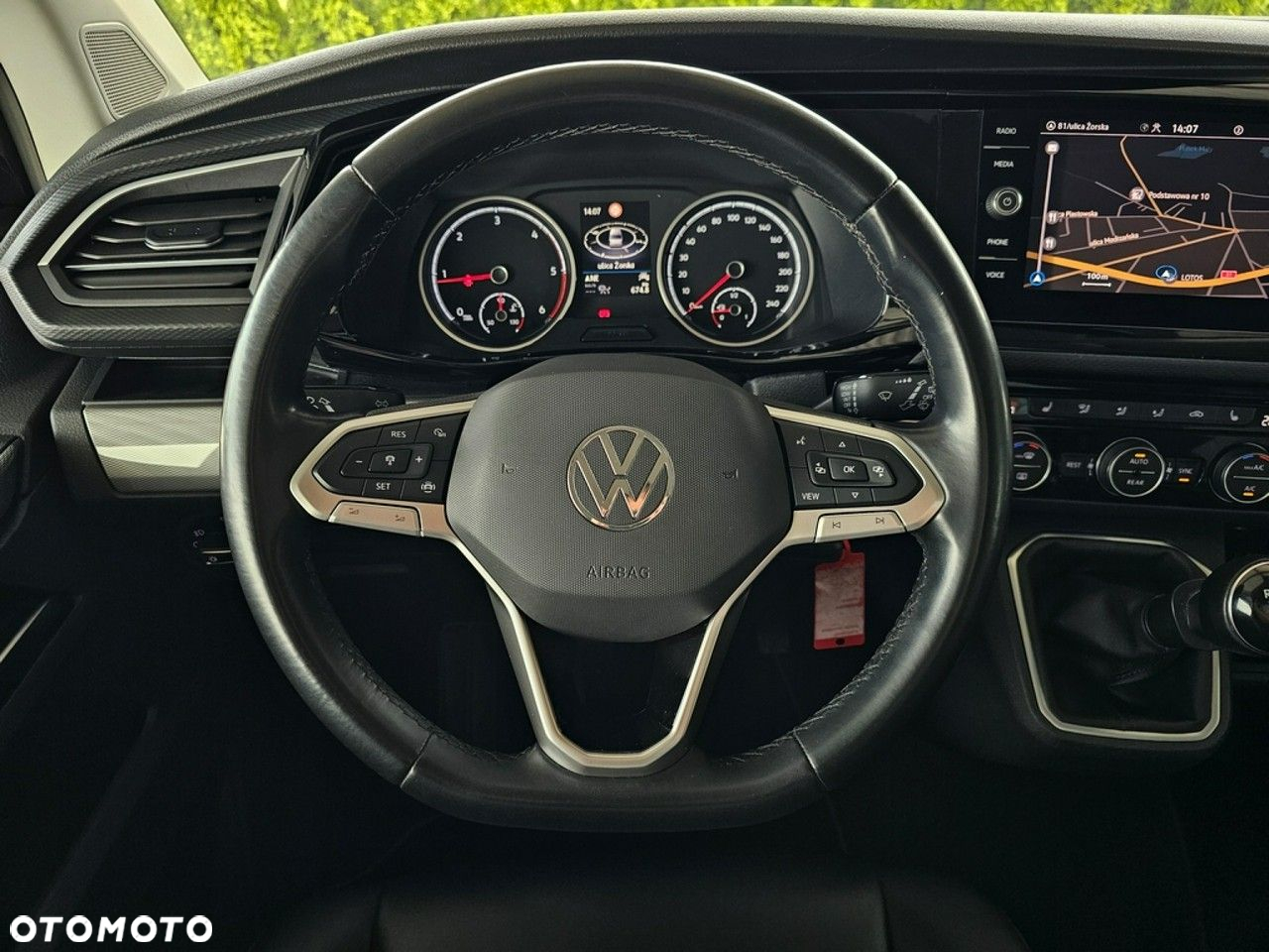 Volkswagen Multivan - 16