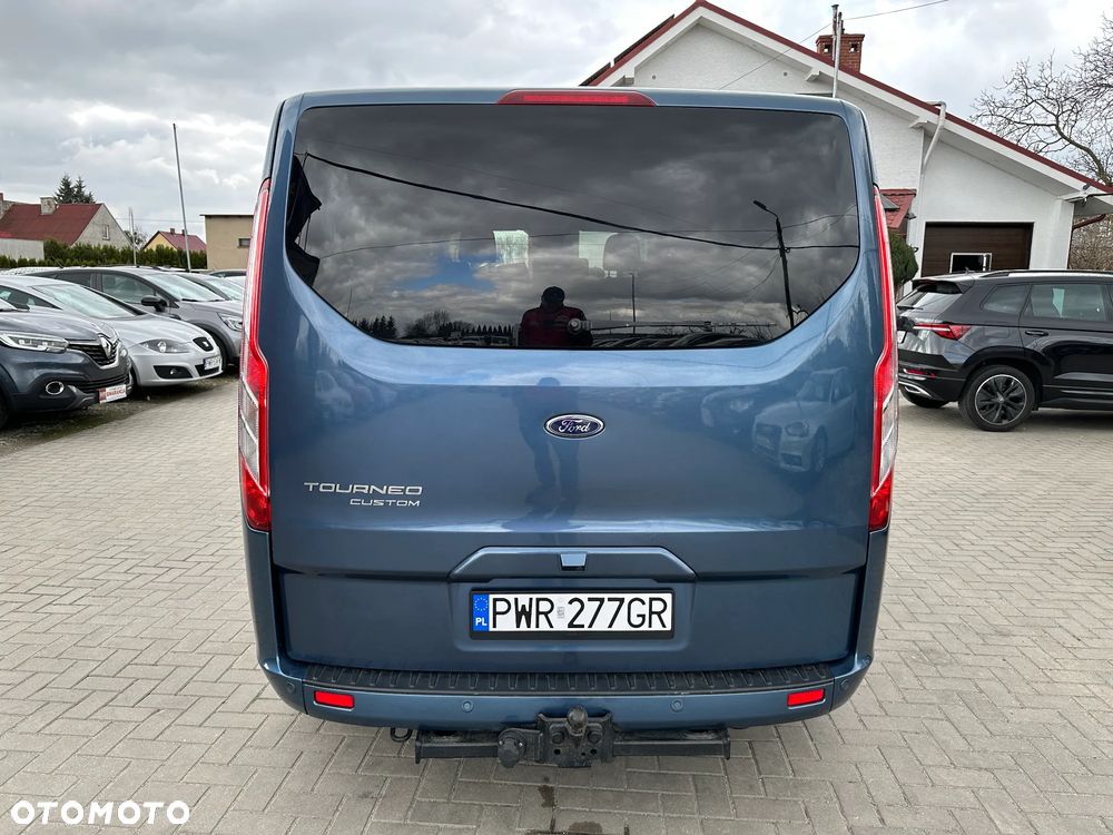 Ford Tourneo Custom - 37