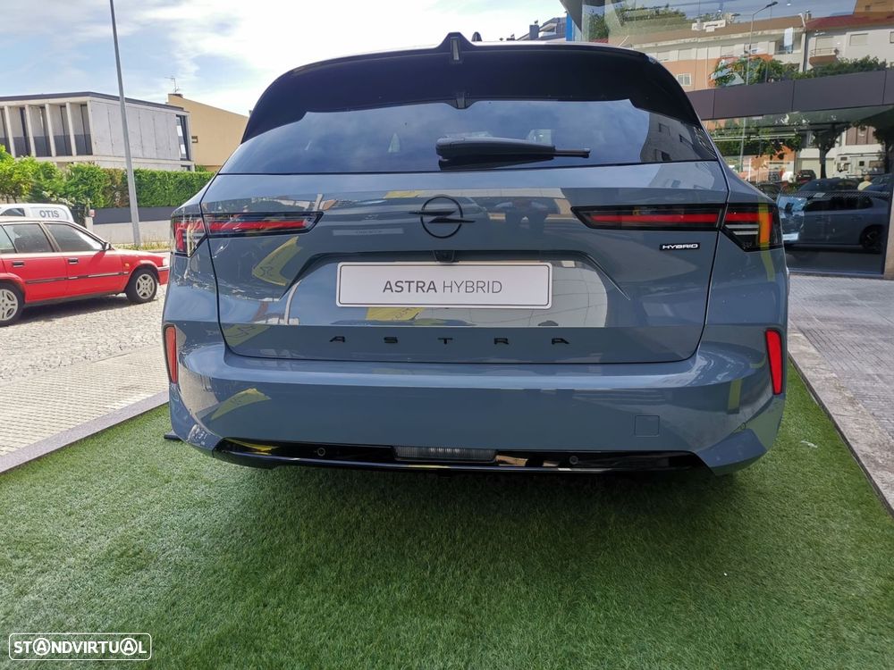 Opel Astra Sports Tourer - 3