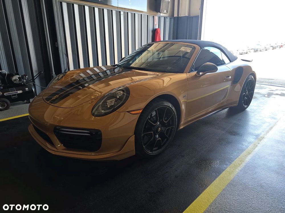 Porsche 911 Turbo S Cabrio - 1