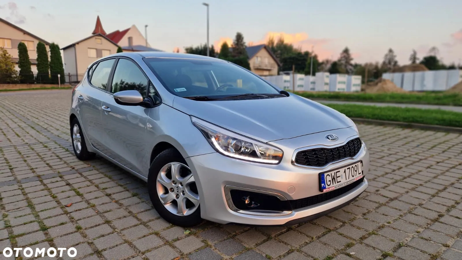 Kia Ceed - 4