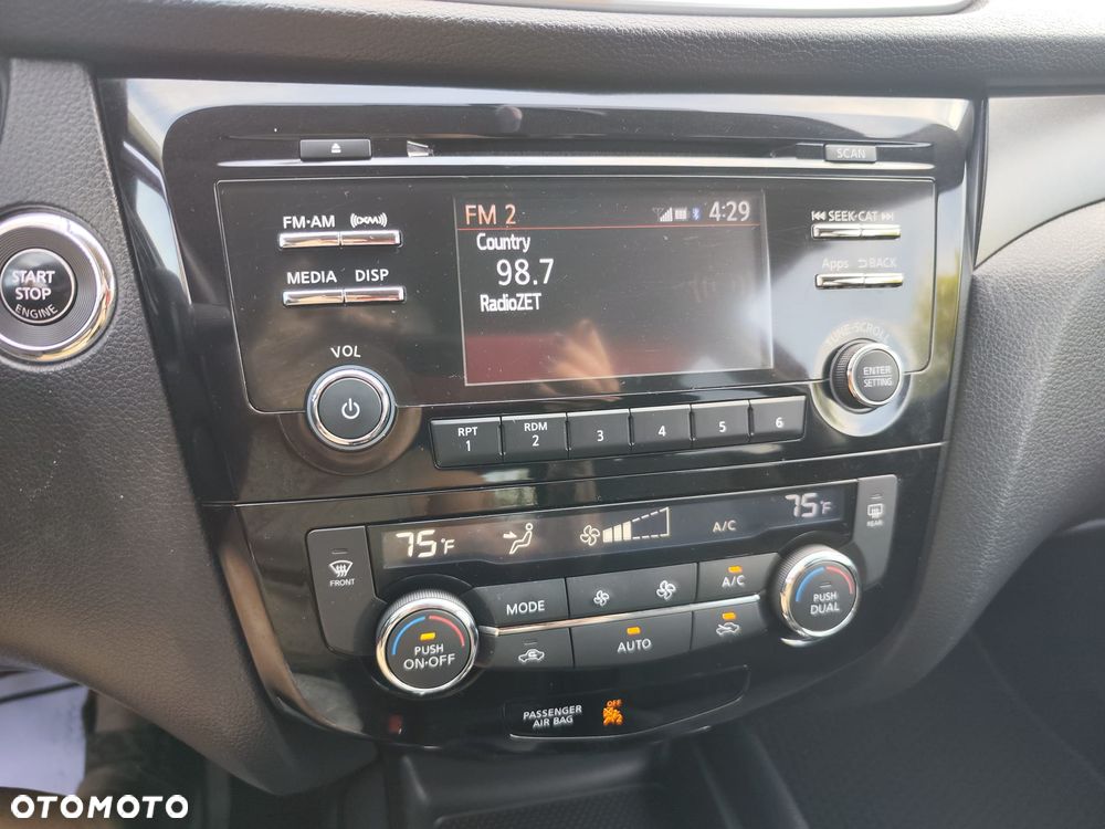 Nissan Rogue - 4