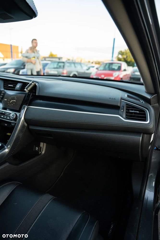 Honda Civic 1.5 i-VTEC Turbo CVT Executive - 23