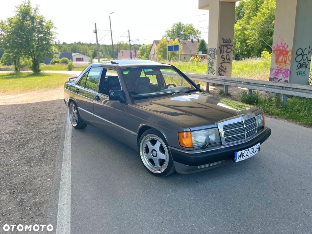 Mercedes-Benz W201 (190) - 8