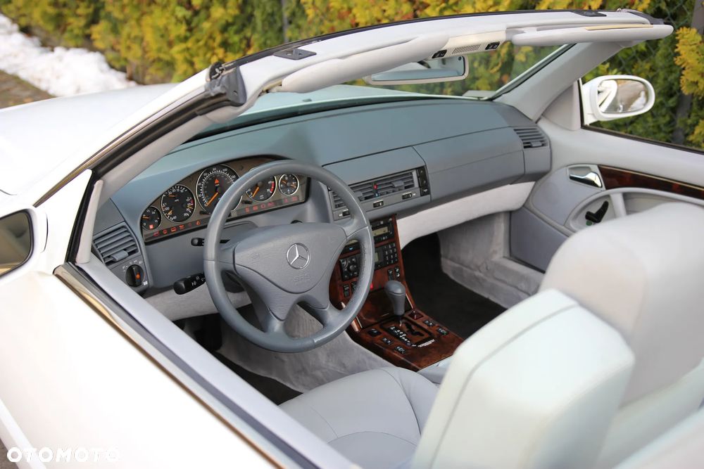 Mercedes-Benz SL - 22