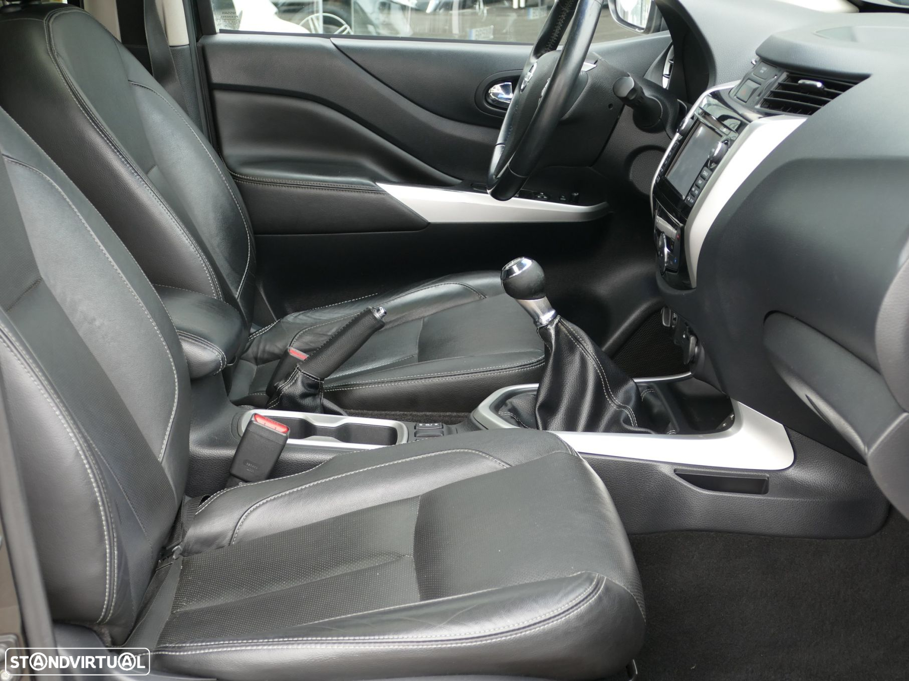 Nissan Navara 2.3 dCi CD 4WD Tekna - 39