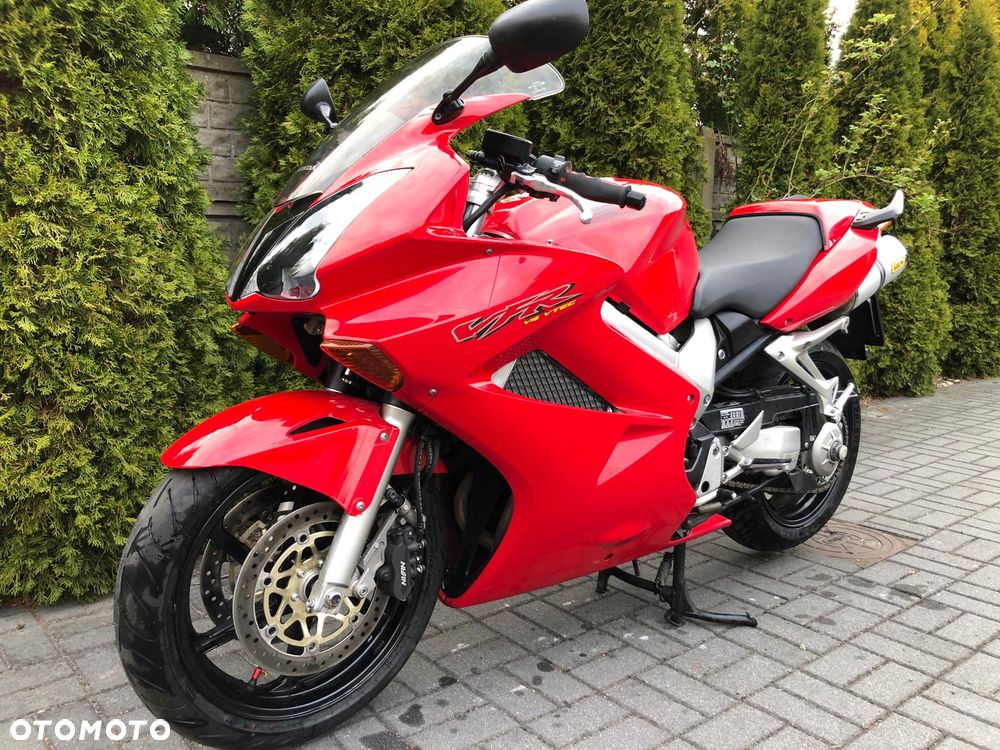 Honda VFR - 2