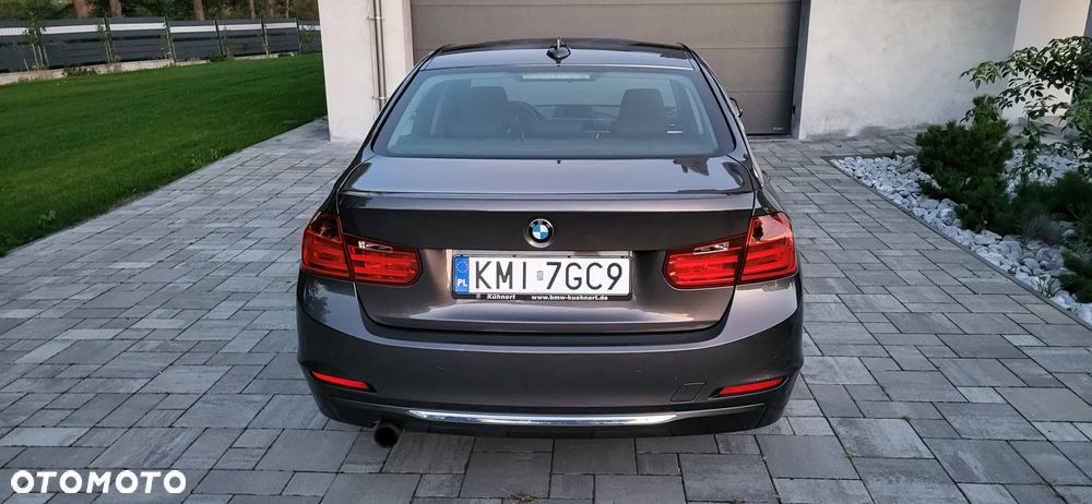 BMW Seria 3 320i Luxury Line - 17