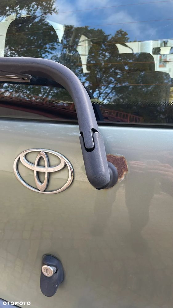 Toyota Yaris 1.0 Base - 17