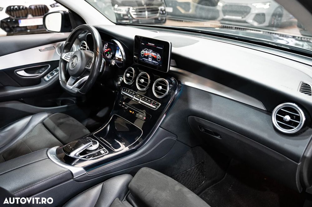 Mercedes-Benz GLC Coupe 250 d 4Matic 9G-TRONIC AMG Line - 31