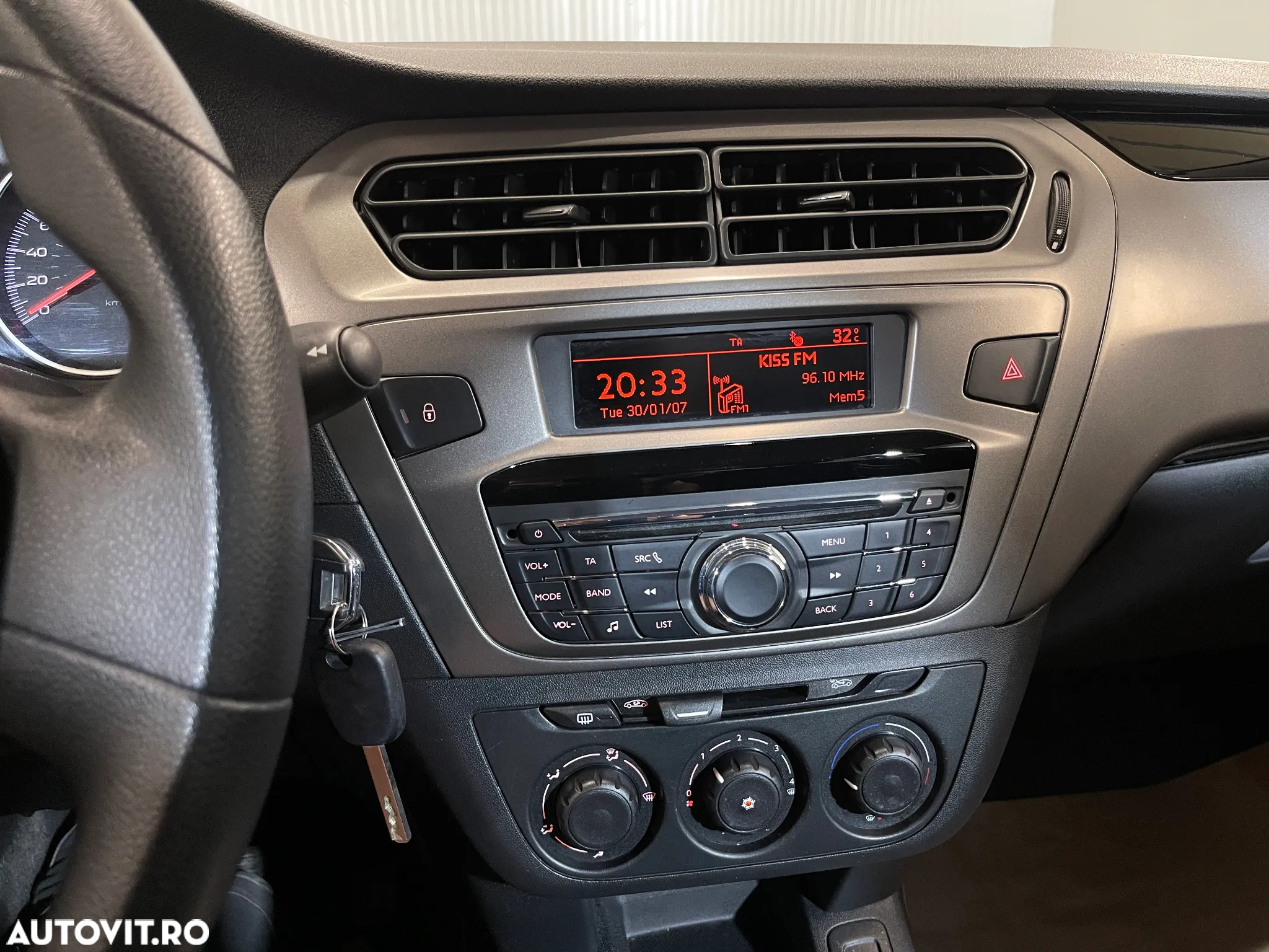 Peugeot 301 1.5 BlueHDI FAP Active - 13