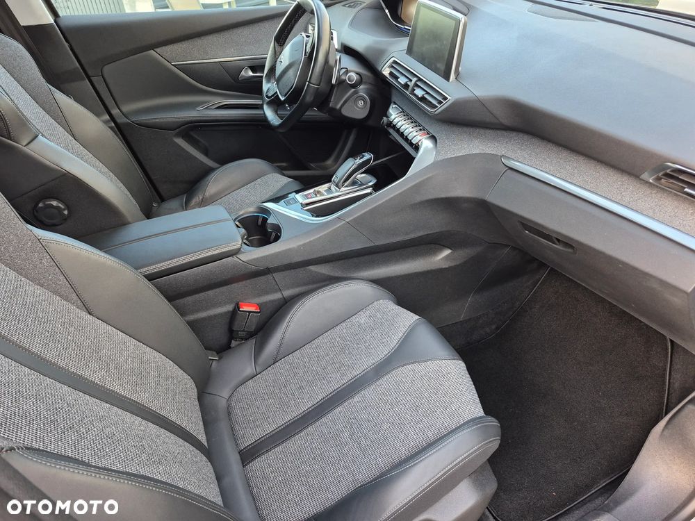 Peugeot 5008 1.5 BlueHDi Active S&S EAT8 - 13