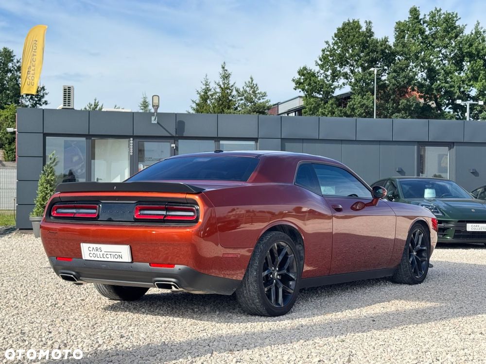 Dodge Challenger - 5