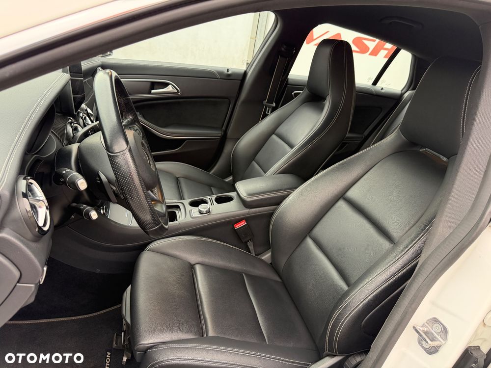 Mercedes-Benz CLA Shooting Brake 180 7G-DCT AMG Line - 14