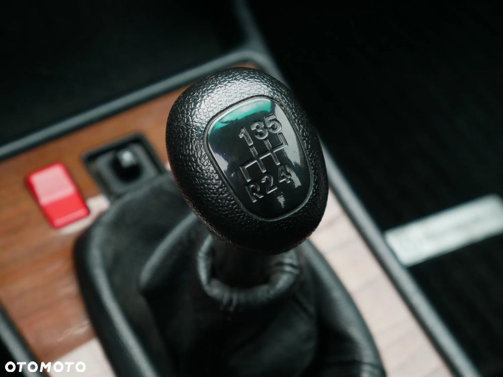 Mercedes-Benz W201 (190) - 36